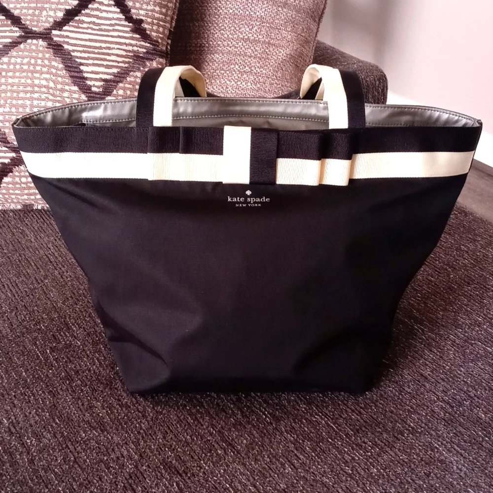 🆕/HTF 🎹Kate Spade🎹 - Barrow Street Garri Tote